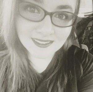 Meet your Posher, Traci